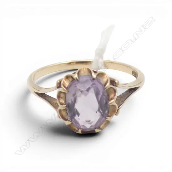 9CT RING, WITH AMETHYST STONE, 2.2gms SIZE M