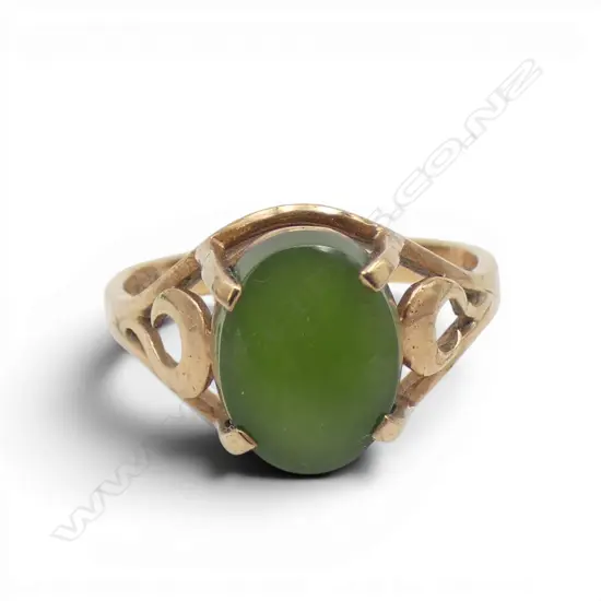 9ct GOLD & NZ GREENSTONE RING, 2.7gm size N