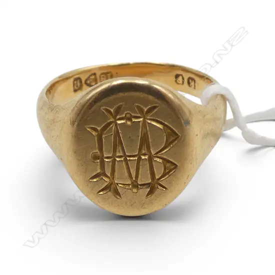 18CT SIGNET RING, 7.3gms SIZE O1/2