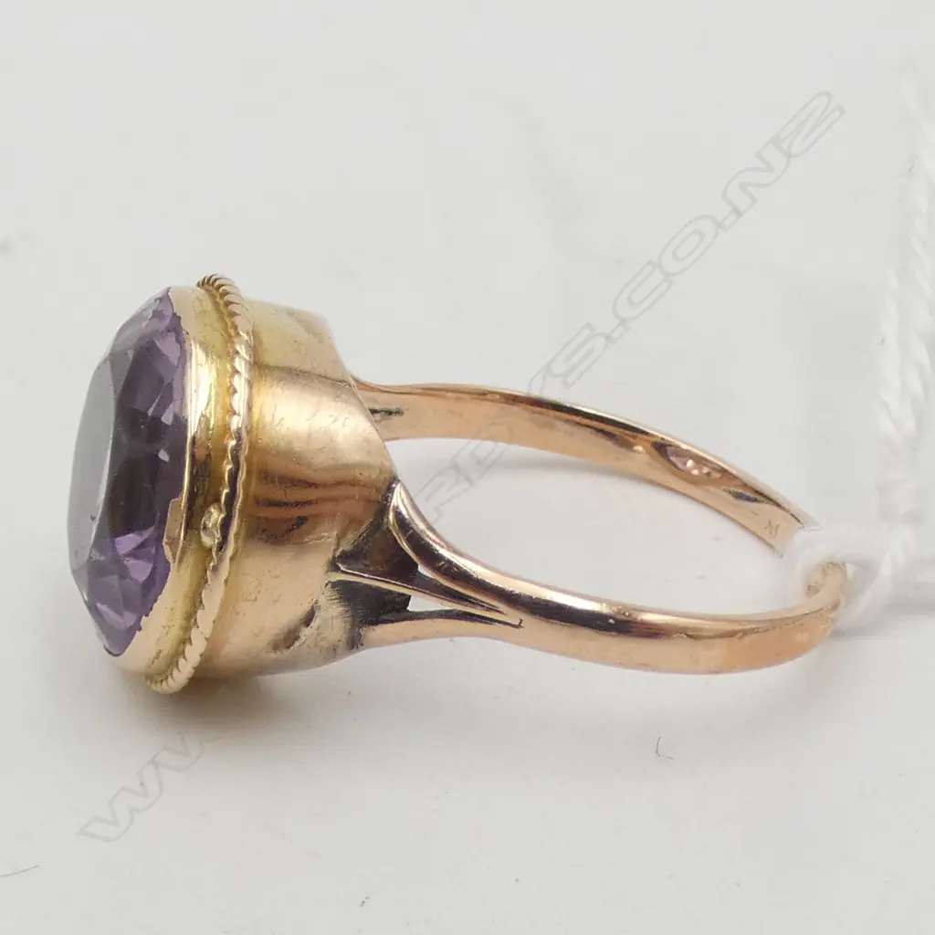 9CT GOLD AMETHYST RING 4.1gm, size S Image 1++