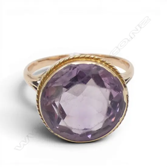 9CT GOLD AMETHYST RING 4.1gm, size S