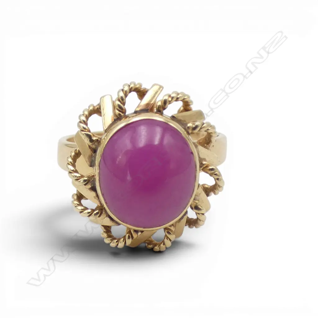 14ct yellow gold & star ruby cabochon set ring 4.04gms size L Image 1++