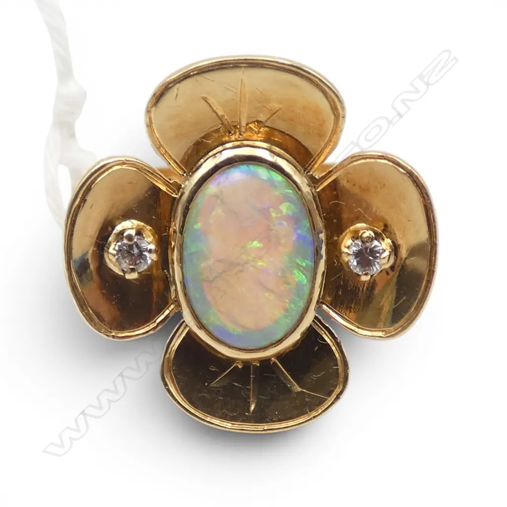 VINTAGE 18ct GOLD OPAL & DIAMOND RING 4 leaf flower head top 6.55gms SIZE Q Image 1++