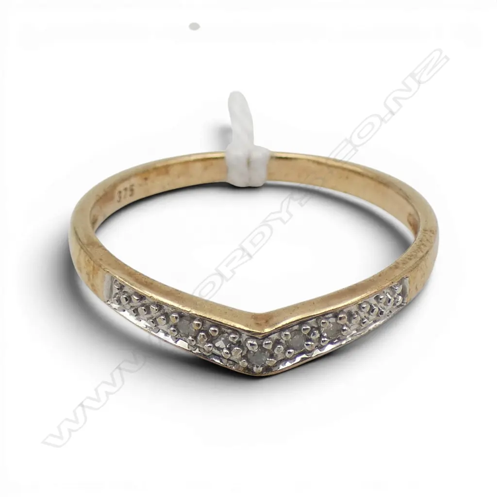 9CT WITH DIAMONDS RING, 1.4gms SIZE N Image 1++