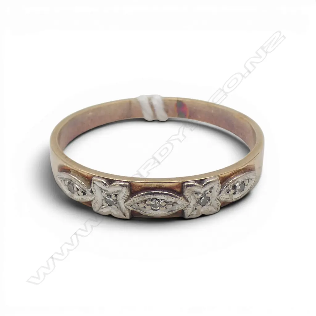 9CT DIAMOND SET RING, 2.2gms SIZE S Image 1++