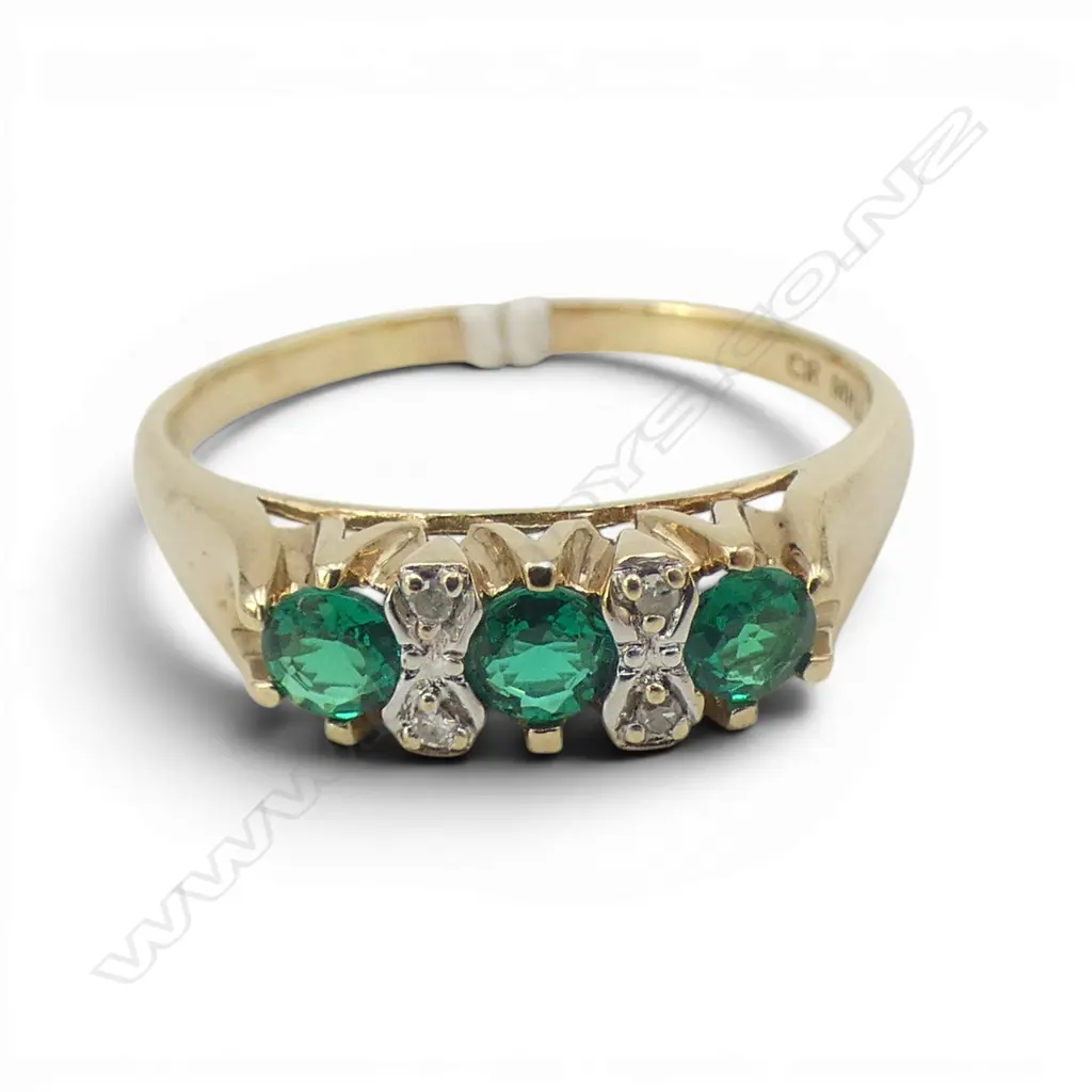 10ct GOLD  CREATED EMERALD & DIAMOND RING, 2.6gm SIZE T Image 1++