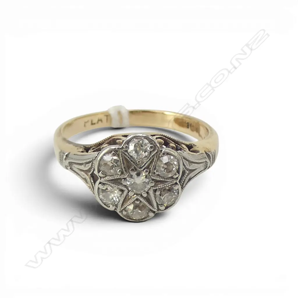 18CT PLATINUM DIAMOND RING, 2.7gms SIZE L Image 1++