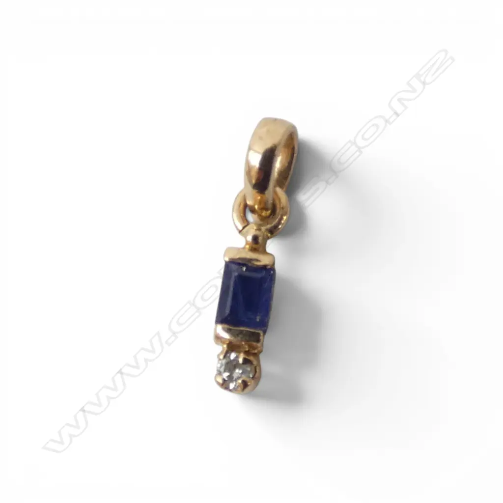 14ct DIAMOND & BLUE SAPPHIRE PENDANT, 12 x 2mm Image 1++
