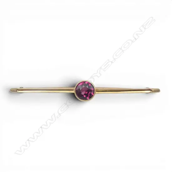 15CT GOLD & PINK TOURMALINE ? STONE BAR BROOCH 2.1GMS
