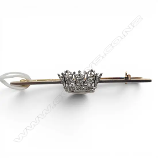 VINTAGE QUALITY 18ct GOLD & PLATINUM FRONTED & DIAMOND ROYAL MARINES BROOCH Crown form 3.5gms