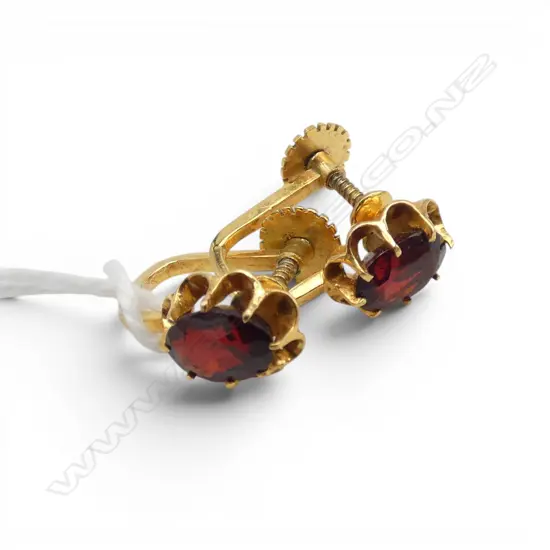 PR 14ct GOLD & GARNET EARINGS, 2.2gm