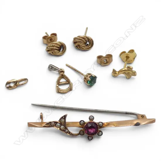 SCRAP GOLD, 3.4gm total weight