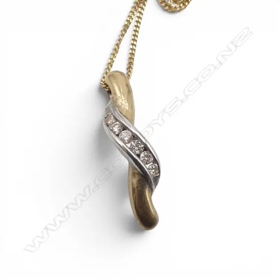 9ct GOLD & DIAMOND PENDANT on 10ct GOLD CHAIN, 2.2gm