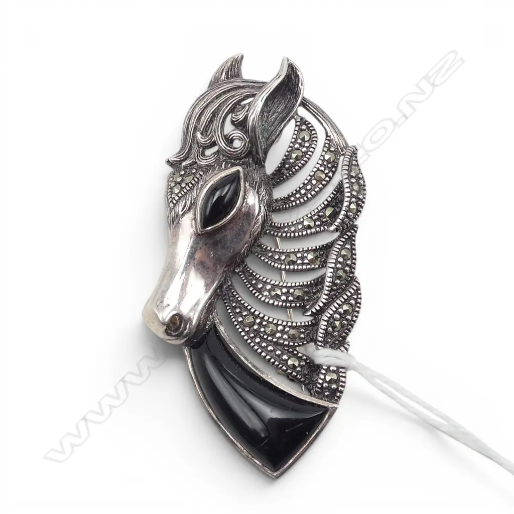 S/SILVER BLACK ENAMEL & MARQUISITE HORSE HEAD BROOCH Image 1++