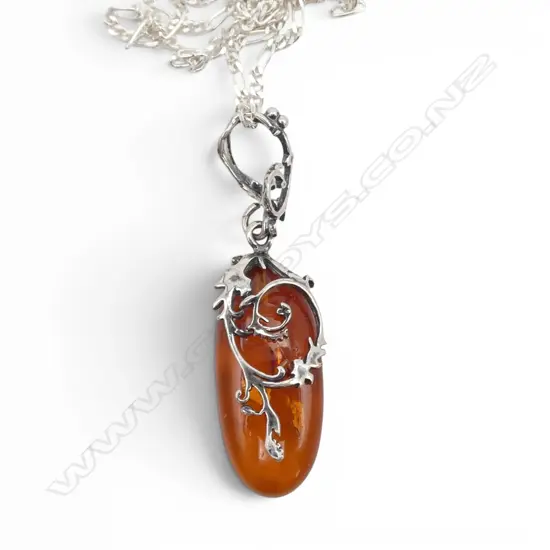 SILVER & BALTIC AMBER PENDANT on SILVER CHAIN