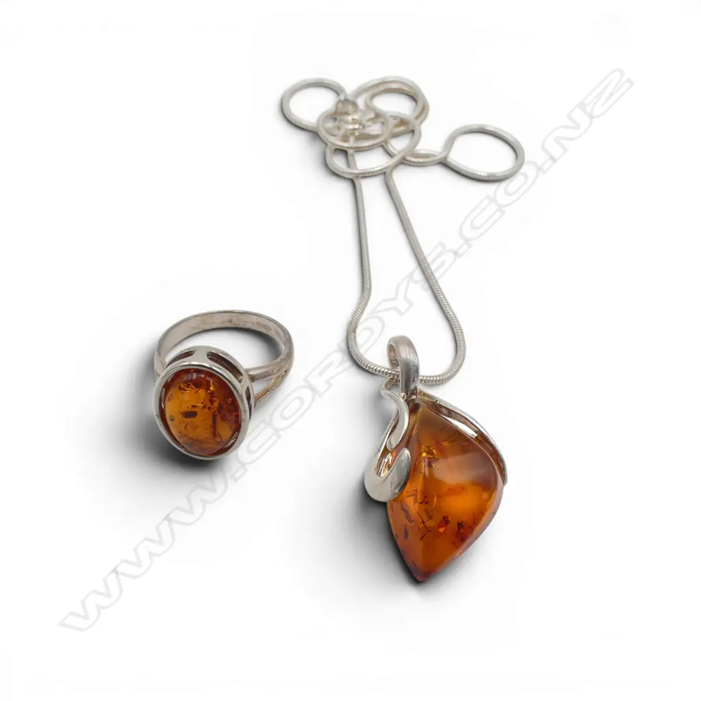 S/SILVER & AMBER RING & PENDANT SET Image 1++