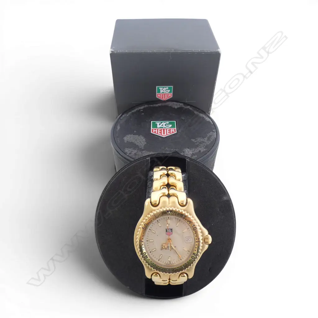 TAG HEUER GP GENTS WRIST WATCH, CASED & BOXED Image 1++