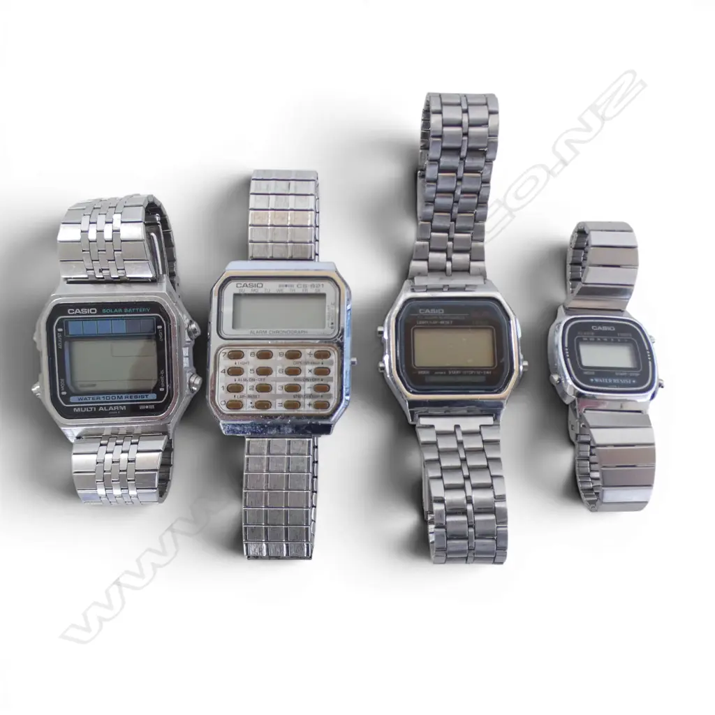 BOX OF 4 1980S VINTAGE CASIO DIGITAL WATCHES Image 1++