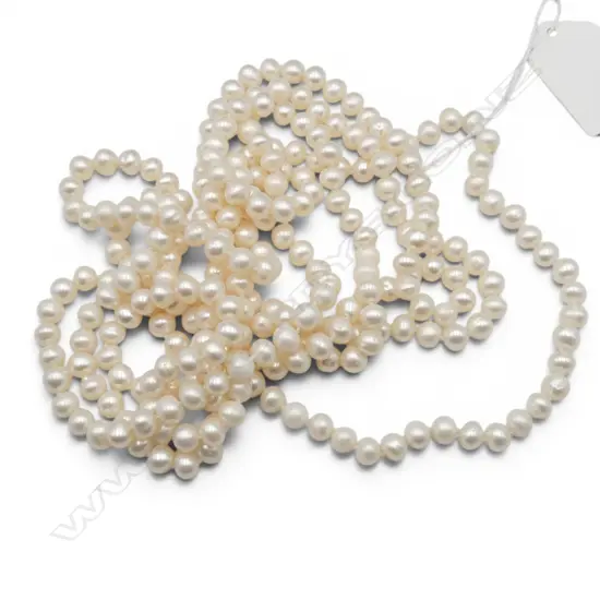 FLAPPER LENGTH STRING OF FRESH WATER CULTERED PEARLS L880MM