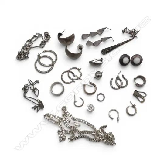 BAG MAINLY SILVER JEWELLERY: RINGS + CHAINS + EARRINGS + CHARMS ETC 80gms mainly silver
