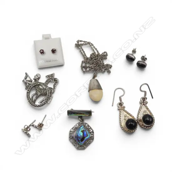 GROUP OF MOSTLY S/SILVER JEWELLERY, incl. 4 pairs earrings, necklace, 2 brooches etc