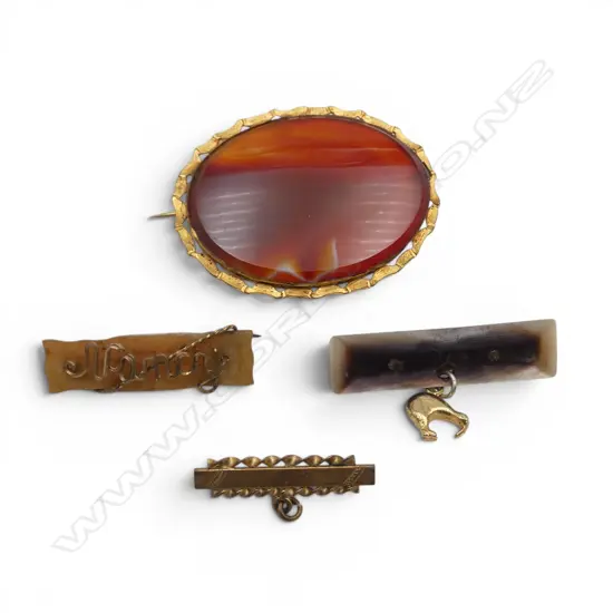 4 VINTAGE BROOCHES; LRG AGATE, 2 MOP & OTHER