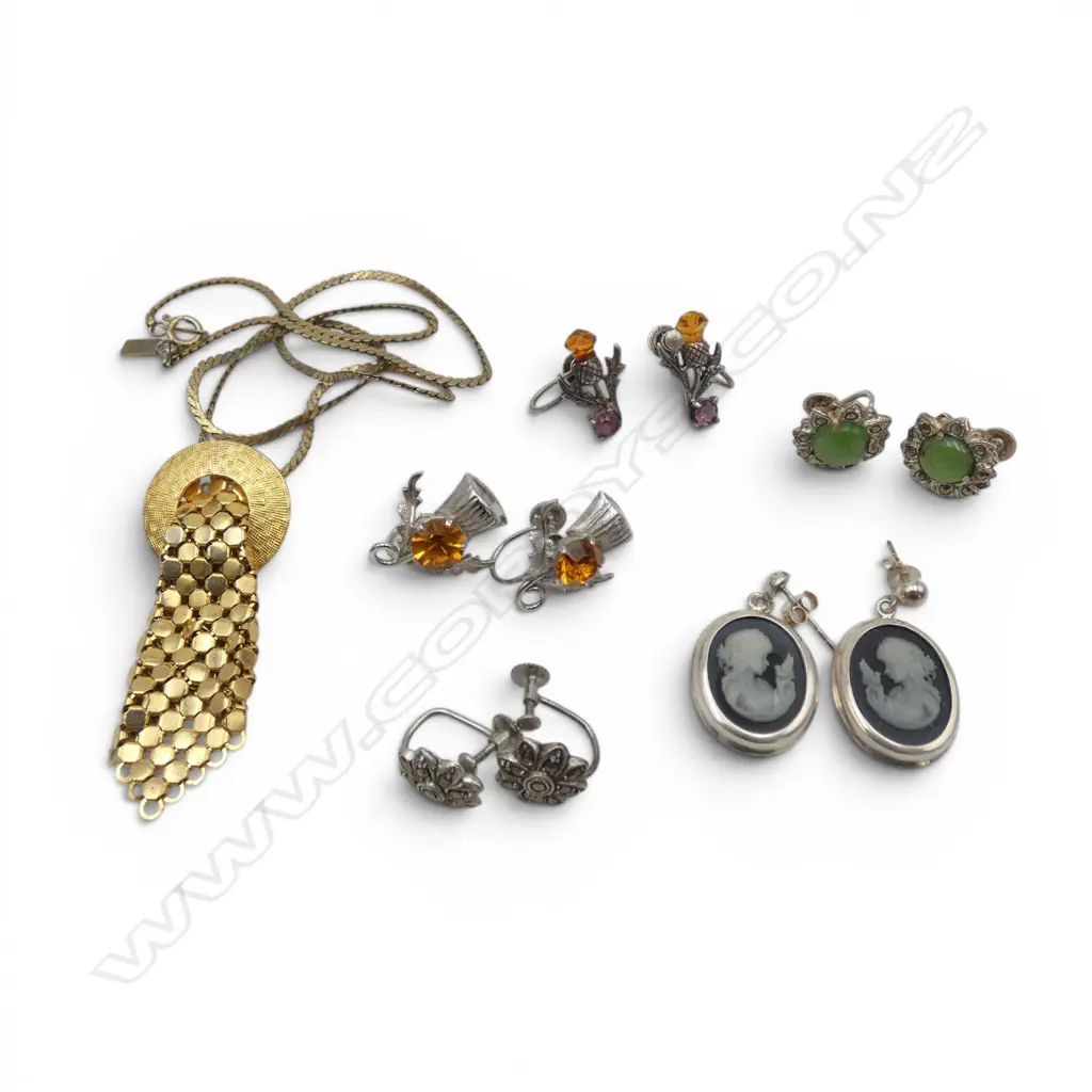 COSTUME NECKLACE & ASST. EARRINGS, most screw backs, some silver Image 1++