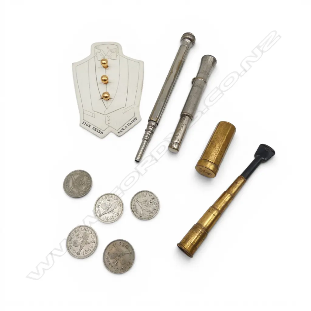 2 VINTAGE TELESCOPIC CIGARETTE HOLDERS, PROPELLING PENCIL, VINTAGE SHIRT STUDS & 5 NZ threepence 1934,43,48,53,62 Image 1++