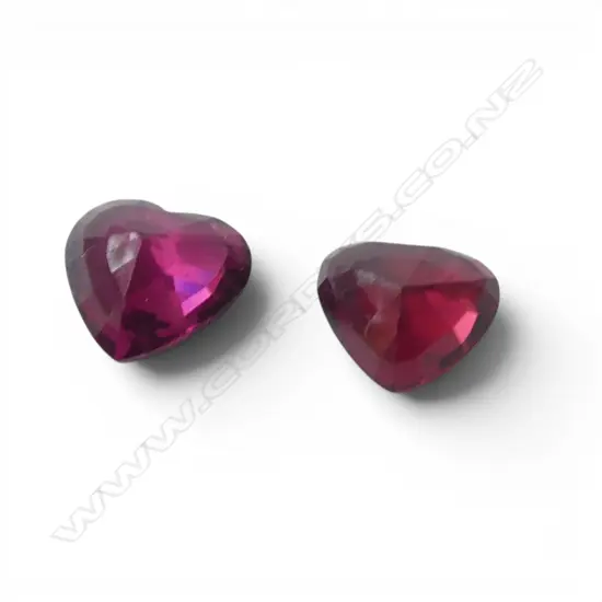 2 HEART SHAPED GARNETS 7.4CT