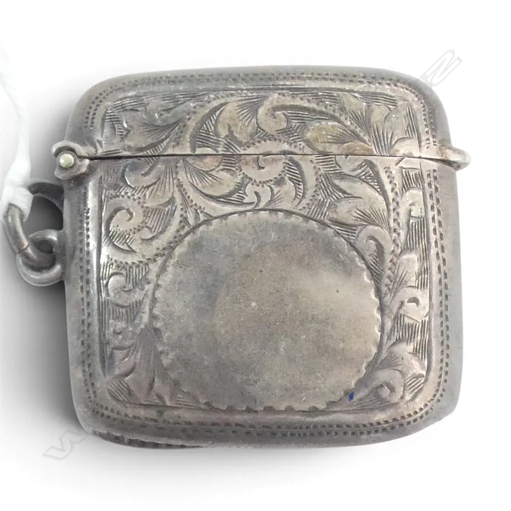 Birmingham 1909 SILVER VESTA scroll engraved w suspension loop 15.9gms  Image 1++