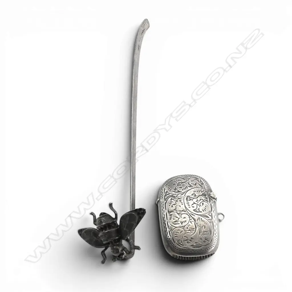 S/SILVER VESTA BOX & S/SILVER BUG HAIR ORNIMENT 27GMS Image 1++
