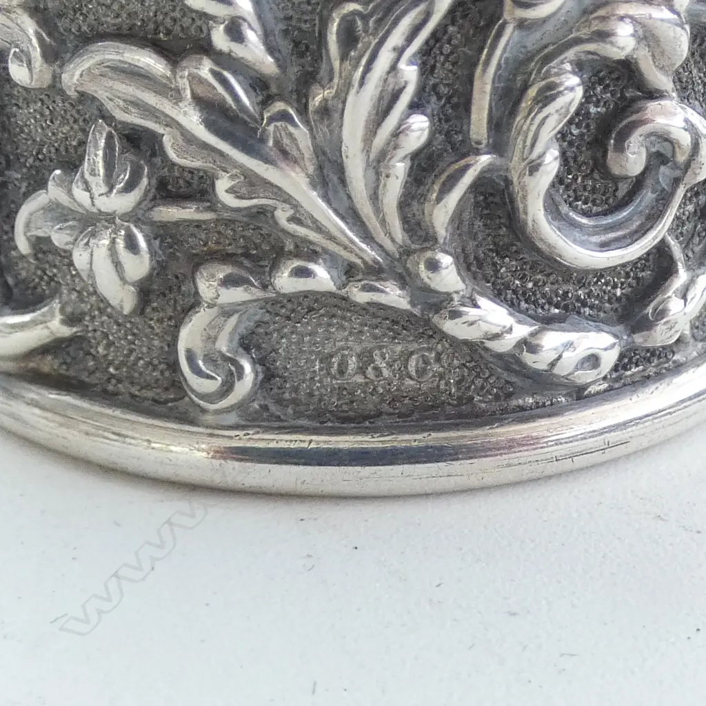 Birmingham 1903 FANCY SILVER NAPKIN RING relief scrolls 32.8gms. In fitted dble ring case maybe not original Image 1++