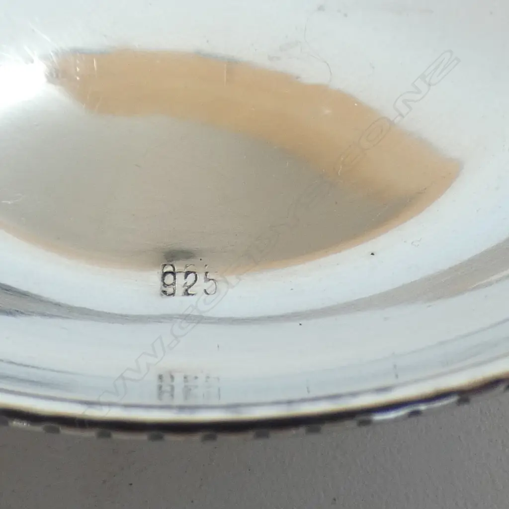 S/SILVER BOW DISH  ITALIAN 24.8GMS Image 1++