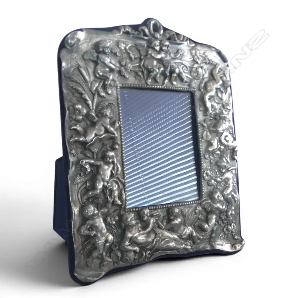 STG SILVER PHOTO FRAME w detailed relief of cherubs, H.280 x 210mm, hallmarked Image 1++
