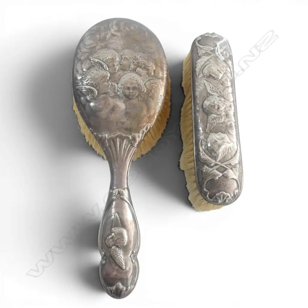 S/SILVER BACKED HAIR BRUSH & CLOTHES BRUSH ANGEL PAT  Image 1++