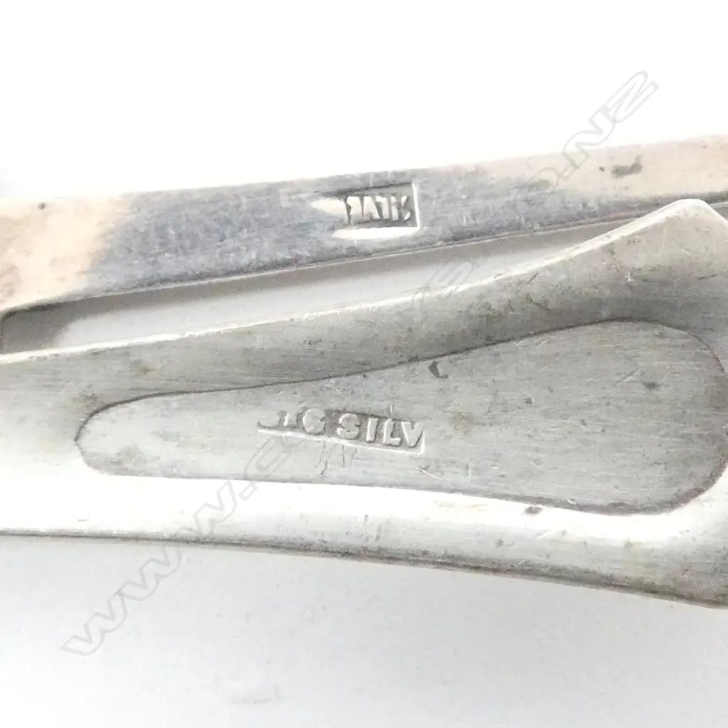 5 PCS SILVER; 2 BUTTER KNIVES, 2 FORKS 1 w MOP HANDLE & CORK STOPPER, 61gm w/out cork Image 1++