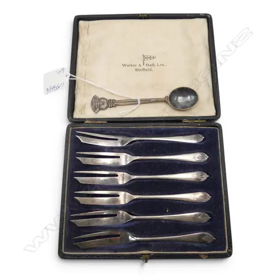 6 STG SILVER CAKE FORKS, CASED, 84gms + DUTCH TEASPOON TESTING 99% 14gms