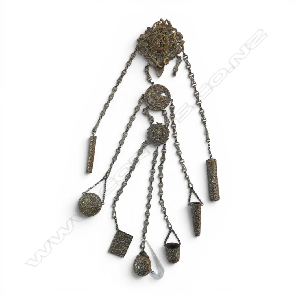 CHATELAINE with 7 attachments L.415mm Image 1++