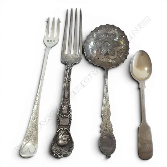 4 STG SILVER CUTLERY PCES: Vict. sifter spoon + 2 forks + teaspoon 97gms.