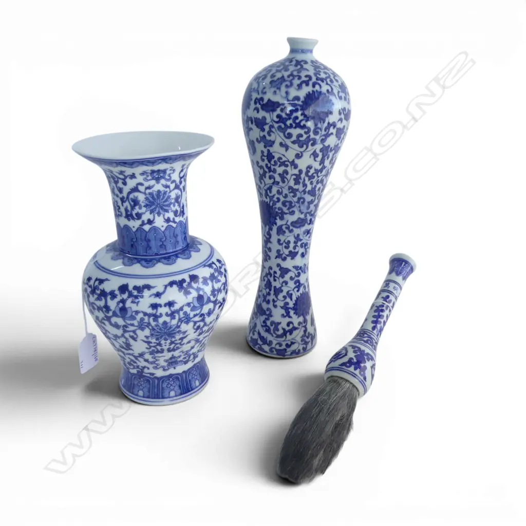 2 CHINESE BLUE & WHITE  CHINA VASES H320 & 240MM  WITH CHINESE B/W CALLIGRAPHY BRUSH L270MM Image 1++