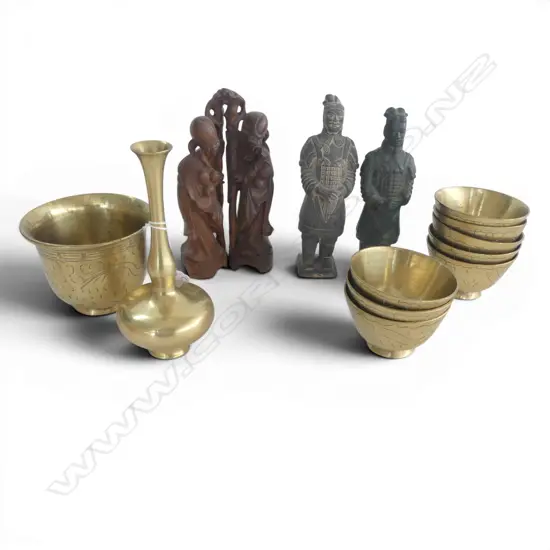 13 ORIENTAL PCES; 9 PCES BRASS, 4 FIGURINES H.165mm