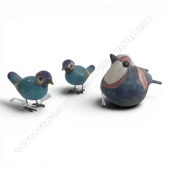 2 CHINESE CLOISONE BIRDS L90MM & NZ STUDIO POTTERY BIRD ORN  L110MM