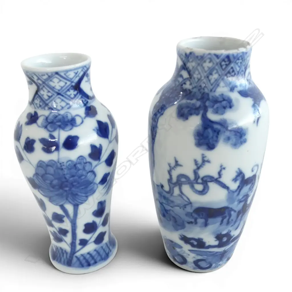 2 SMALL CHINESE BLUE & WHITE VASES H135 MM TALLEST RIM FRITS ON ONE Image 1++