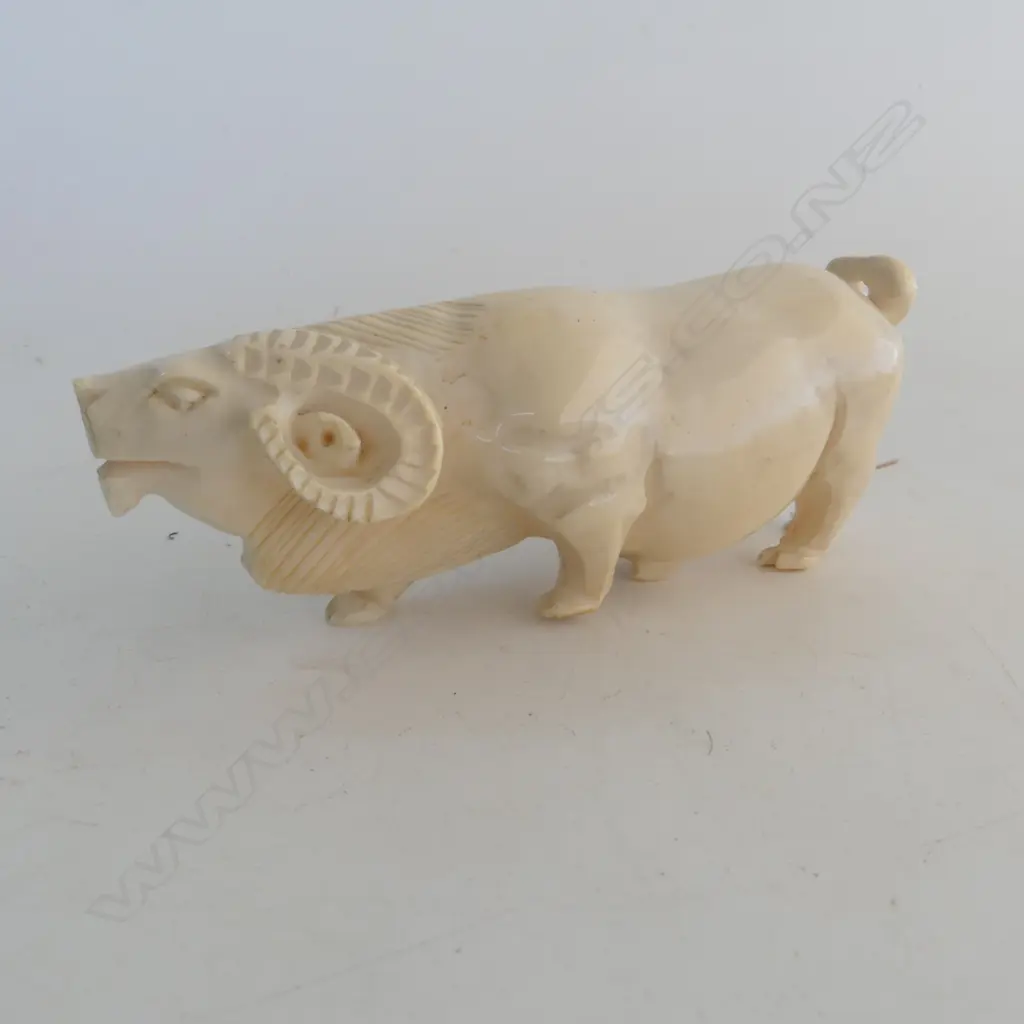CARVED IVORY HORNED GOAT 1HORN AF L150MM Image 1++