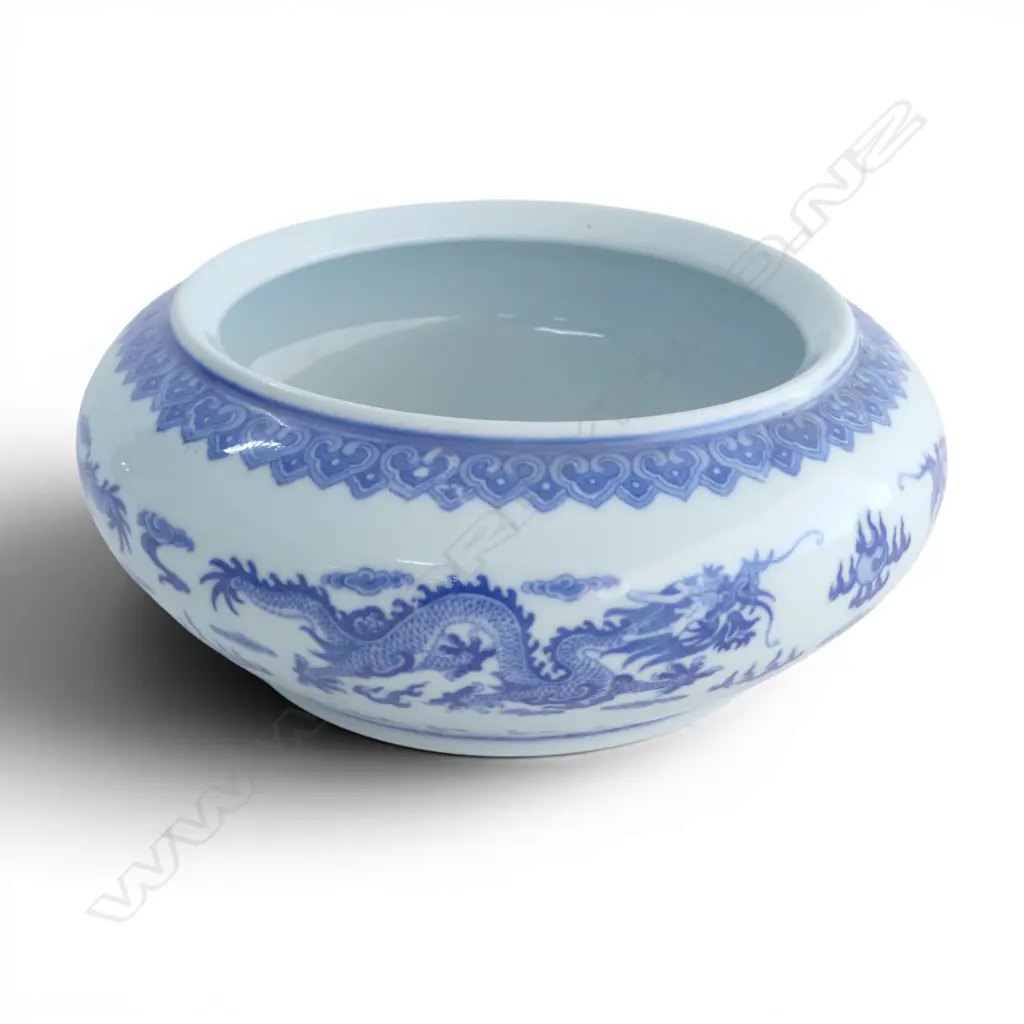 CHINESE B/W PORCELAIN BOWL DRAGON DESIGN DIA220MM Image 1++