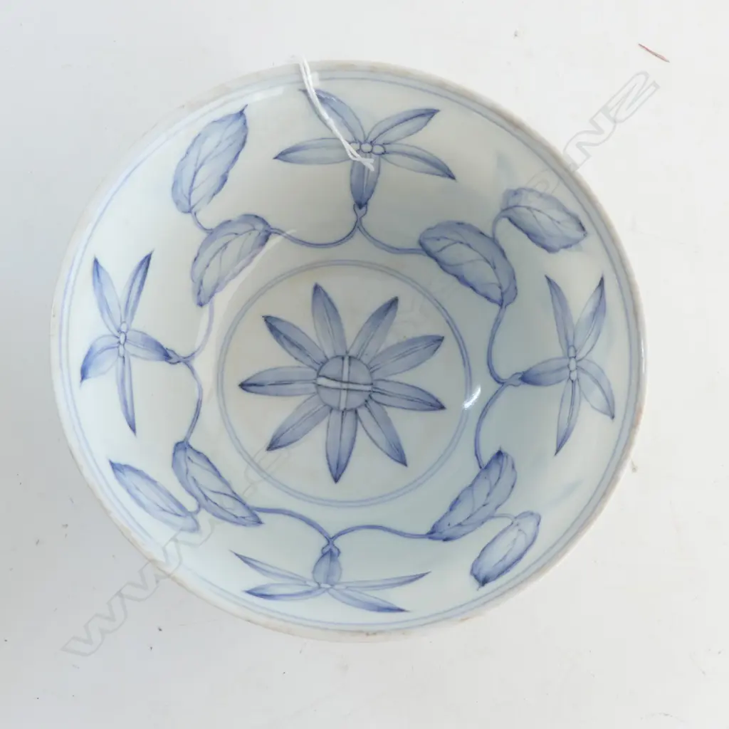 2 ORIENTAL BOWLS, 1 AF 180mm dia Image 1++