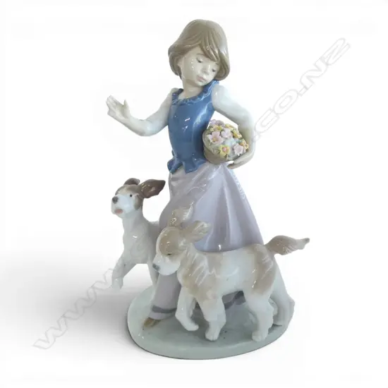 LLADRO FIGURE GIRL WITH 2 DOGS H220MM finger broken AF