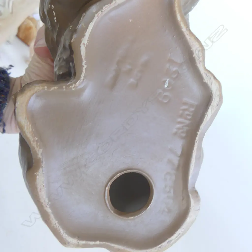 CERAMIC SCOTTIE DOG, MADE IN ENGLAND H.280mm Image 1++