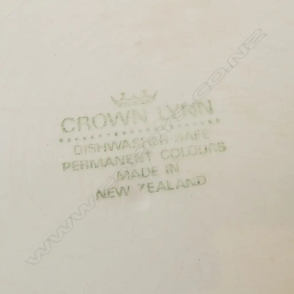 CROWN LYNN MAP OF AUCKLAND PLATE, 220mm dia, HAIRLINES Image 1++