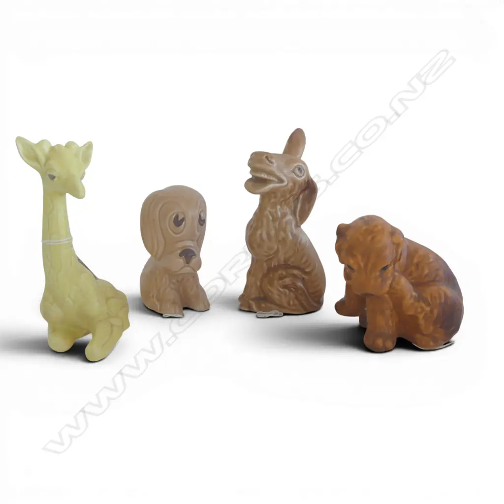 4 SYLVAC FIGURINES; LAUGHING DONKEY#183, SAD DOG #3035, SCRATCHING DOG & GIRAFFE #2912, H.140mm Image 1++